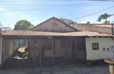 Casa com 3 quartos à venda na Rua Espanha, Boa Vista, Uberaba