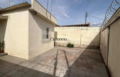Casa à venda no bairro nossa senhora abadia. são dois barracões.