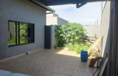 Casa com 3 quartos à venda na Rua Canarinho, Conjunto Pontal, Uberaba
