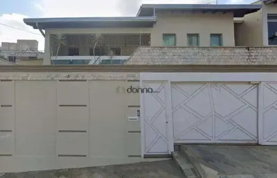 Casa à venda na Rua Doutor Silvério José Bernardes, São Sebastião, Uberaba