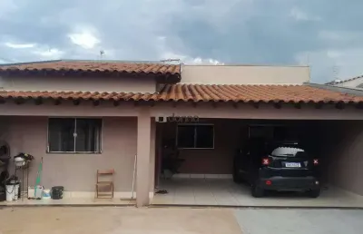 Casa com 3 quartos à venda na Rua Valter Ferreira de Souza, Jardim Nenê Gomes, Uberaba