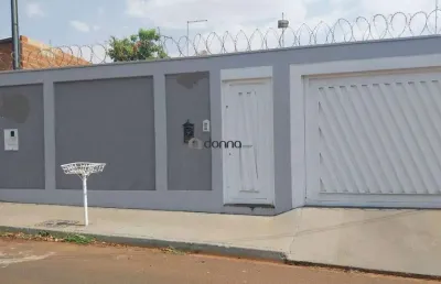 Casa com 3 quartos à venda na Rua Coromandel, Abadia, Uberaba