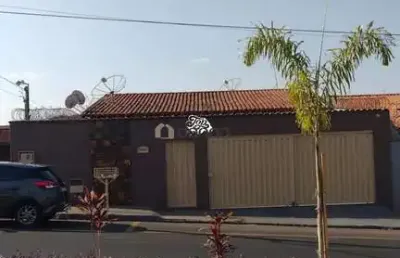 Casa à venda no bairro de lurdes com suíte e piscina