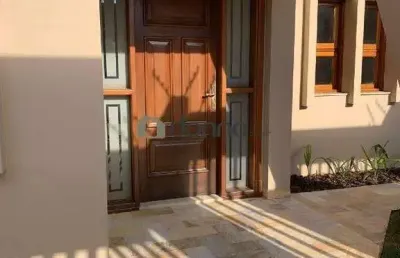 Excelente imóvel no bairro santa maria madeiramento em madeira maciça.