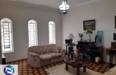 Ótima casa á venda e locação, bairro sao pedro, prox. hb, famerp,3 quartos sendo 1 suíte, 2 quartos reversíveis, garagem 2 carros,  despensa no fundo.