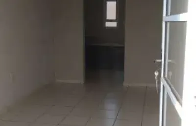 Casa para locação em são josé do rio preto-sp, bairro fraternidade : 2 quartos, 1 sala, 1 banheiro, garagem descoberta, quintal.