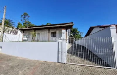 Casa com 3 quartos à venda no itoupava central, blumenau , 220 m2 por r$ 590.000