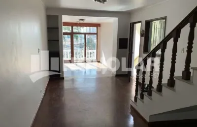 Sobrado no tucuruvi 3 dormitórios sendo 1 suíte, sala 2 ambientes e com 2 vagas de garagem.