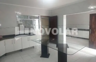 Casa térrea com 2 dormitórios à venda, 132 mts²  de ac, 180 mts²  de at,  na vila guilherme