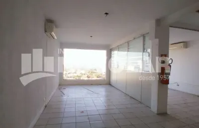 Prédio com 8 salas para alugar no Sumarezinho, São Paulo 