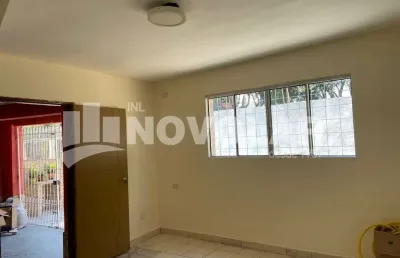 Sobrado com 198 metros quadrados de área construída, jardim japão