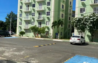 Apartamento 2/4 térreo reformado no gran ville das artes monet em lauro de freitas