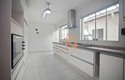 Sobrado residencial em moema com 3 suites, uma master com closet e elevador,
