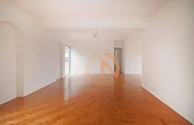 Apartamento espaçoso para locação com 160m², 4 suítes, 5 banheiros e 2 vagas