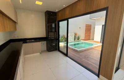 Belissima casa nova com proj luminotecnico, piscina em condominio fechado preço de oportunidade