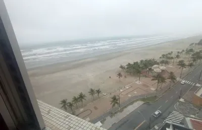 Apartamento em prédio em frente ao mar com dois dormitórios no bairro ocian