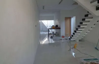 Disponível lindo sobrado de 03 dormitórios à venda no bairro vila guilhermina - praia grande/sp