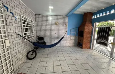 Casa à venda em praia grande-sp, bairro caiçara: 2 dormitório, 1 suíte, 1 sala, 1 banheiro, 2 vagas de garagem!