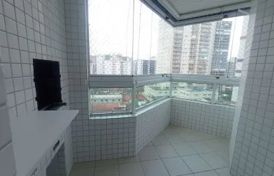 Amplo apartamento para locação de 2 dormitórios no bairro guilhermina em praia grande