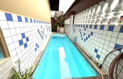 Casa isolada com piscina 2 dormitorios 1 suite 200 metros mar praia grande - sp