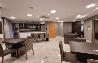 Ed. murano - apartamento alto padrão 3 dormitórios, 2 vagas, mobiliado, lazer completo,  fechamento em vidro, no  canto do forte em praia grande!