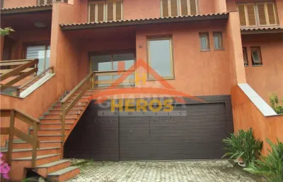 Casa em condomínio fechado com 3 quartos à venda na avenida cai, 735, cristal, porto alegre por r$ 1.490.000