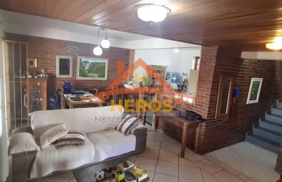 Casa com 3 quartos à venda na rua professor antônio josé remião, 380, espírito santo, porto alegre por r$ 698.000
