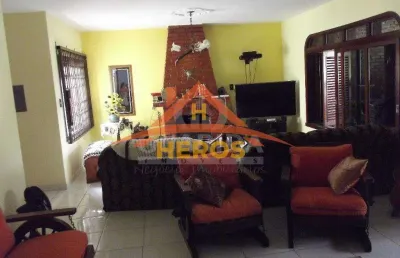 Casa com 3 quartos à venda na rua taveira júnior, 243, nonoai, porto alegre por r$ 2.200.000