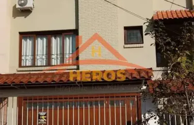Casa com 3 quartos à venda na rua professora thereza noronha, 39, espírito santo, porto alegre por r$ 790.000