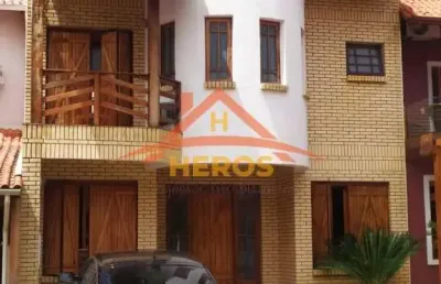 Casa em condomínio fechado com 4 quartos à venda na avenida juca batista, 1458, ipanema, porto alegre por r$ 890.000