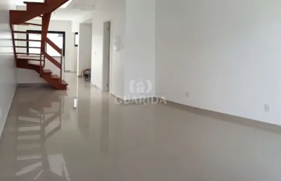 Casa com 2 quartos à venda na rua heitor kramer, 700, guarujá, porto alegre por r$ 465.000