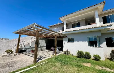 Sobrado semi-mobiliado com anexo no bairro capão novo