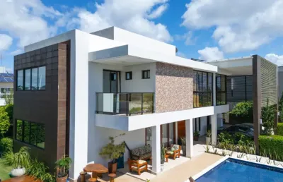 Casa mobiliada 376m² - 5 suítes - cond. fechado – intermares