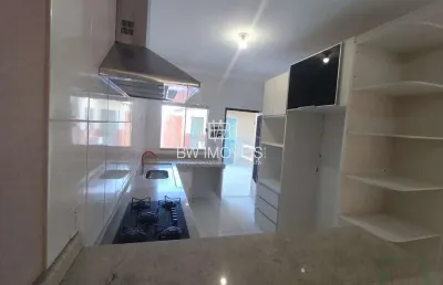 Casa, 3 q com suite, piscina, área gourmet, despensa