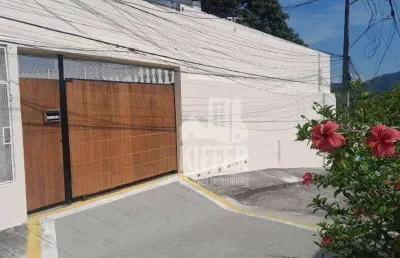 Casa com 2 quartos à venda na Avenida E, 133, Sapê, Niterói