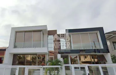 Casa de alto padrão com 3 suítes, lazer completo e garagem subterrânea – camboinhas