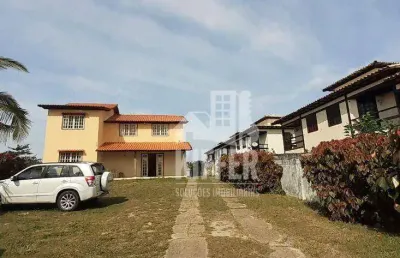 Casa com 7 quartos a poucos passos da praia do peró – 200m², vista para a reserva e praia das conchas