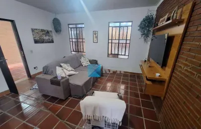 Casa à venda, 201 m² de área construída, 3 dormitórios/1 suíte, ótima localização, no jardim das indústrias! agende uma visita!