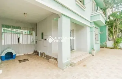 Casa em condomínio fechado com 3 quartos para alugar na rua xavier ferreira, 113, auxiliadora, porto alegre, 230 m2 por r$ 10.000