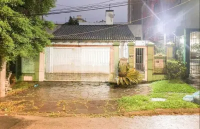 Casa em condomínio fechado com 2 quartos para alugar na rua matias josé bins, 1609, chácara das pedras, porto alegre, 328 m2 por r$ 6.000