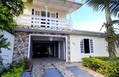 Casa com 3 quartos à venda na rua luiz aléssio lenhani, 234, são sebastião, palhoça, 171 m2 por r$ 580.000