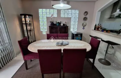 Casa com 5 quartos à venda na rua mar del plata, 970, barreiros, são josé, 242 m2 por r$ 980.000