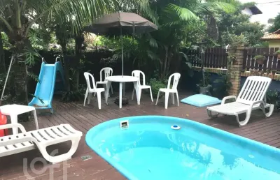 Casa com 3 quartos à venda na rua isaltina de assunção farias, 473, rio tavares, florianópolis, 160 m2 por r$ 2.200.000