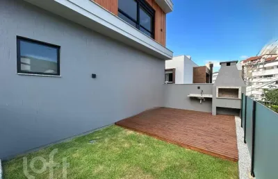 Casa em condomínio fechado com 3 quartos à venda na rua acelon eduardo da silva, 52, córrego grande, florianópolis, 220 m2 por r$ 1.880.000