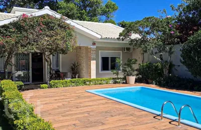 Casa com 3 quartos à venda na rua maria pires linhares, 247, campeche, florianópolis, 100 m2 por r$ 1.850.000