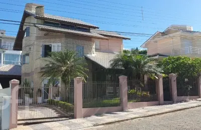 Casa em condomínio fechado com 4 quartos à venda na rua laélia purpurata, 96, joão paulo, florianópolis, 412 m2 por r$ 2.470.000