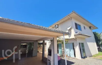 Casa com 3 quartos à venda na rua olavo juvenal ramos, 855, campeche, florianópolis, 278 m2 por r$ 1.480.000