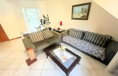 Casa com 3 quartos à venda na rua juvan rocha, 324, agronômica, florianópolis, 148 m2 por r$ 950.000