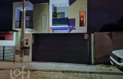 Casa com 3 quartos à venda na servidão joesi guimarães da silva, 1286, são joão do rio vermelho, florianópolis, 110 m2 por r$ 529.000