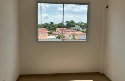 Alugo apto no condomínio estilo golf bairro aleixo ao lado do campo de golf da moto honda, 2 quartos sendo 1 suíte uma vaga de garagem cond fechado segurança 24 hs piscina salão festas academia tratar